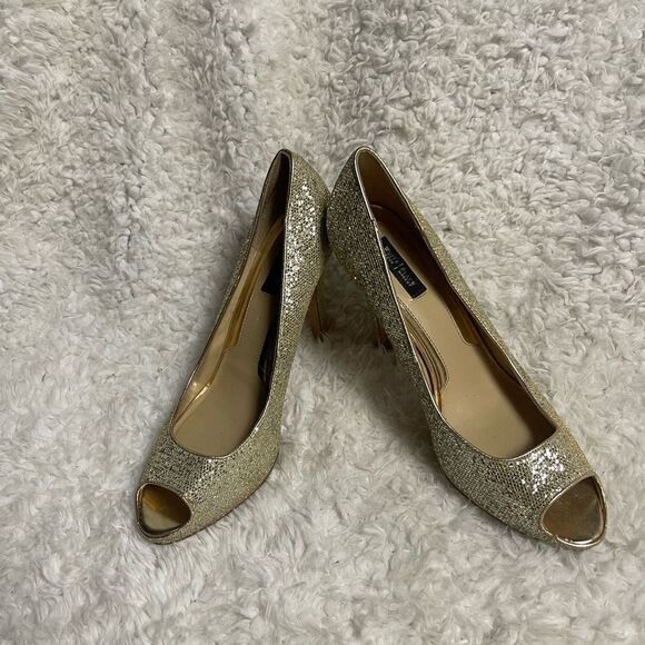 White House Black Market Dancer synthetic sparkling gold heels peep toe SZ10M - Picture 3 of 11